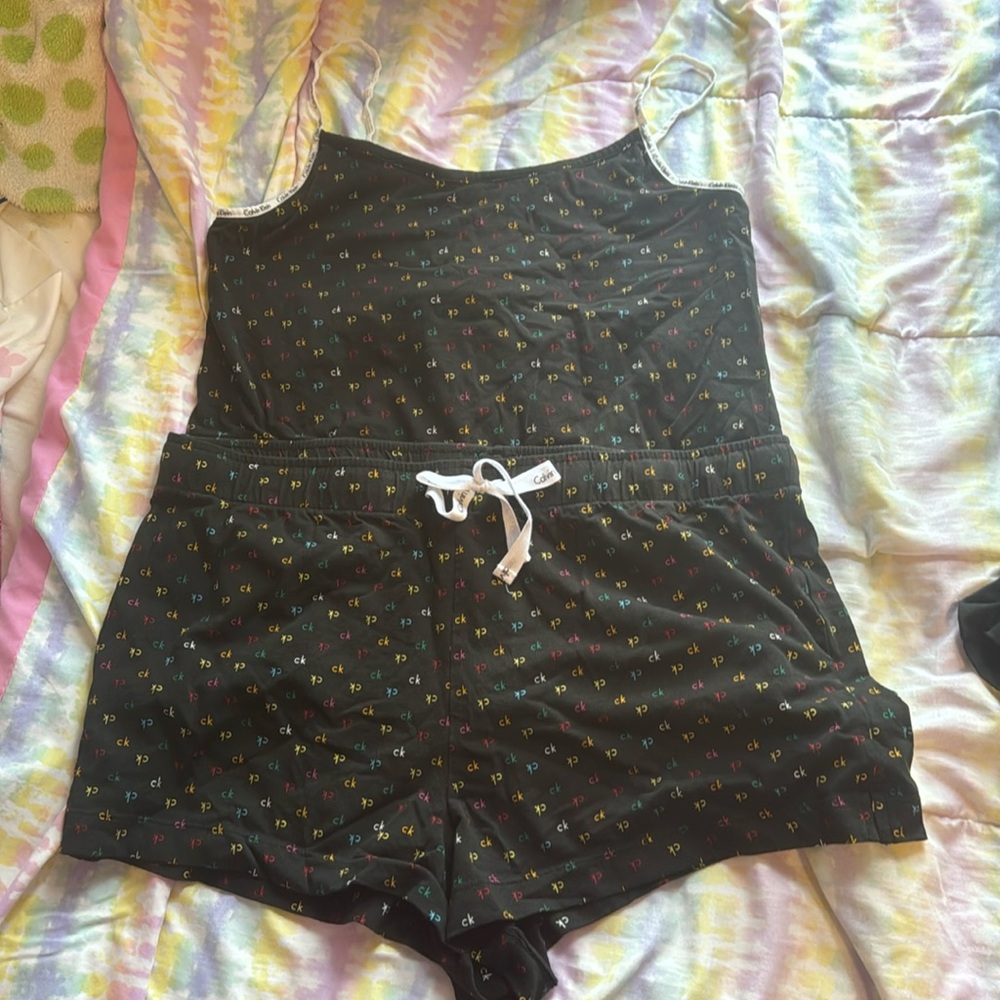 Super cute Calvin Klein sleep set! Size Large